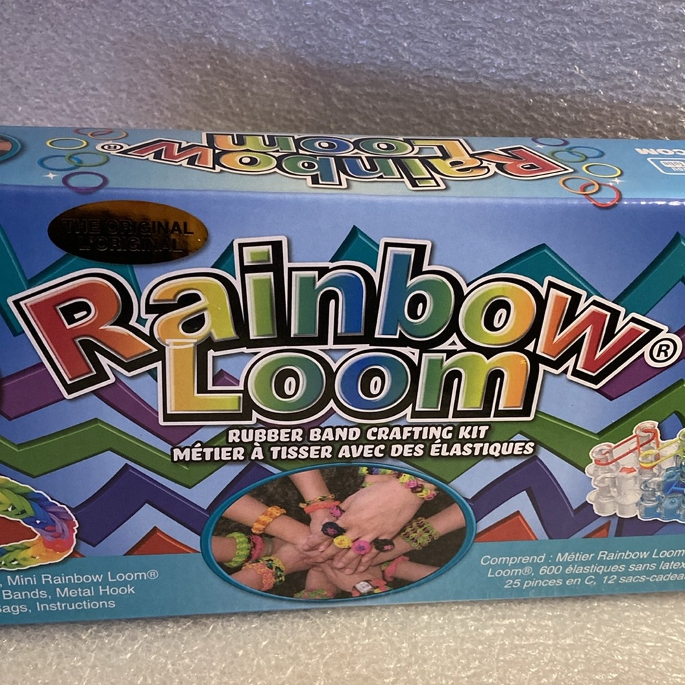 NWT - The Original Rainbow Loom Rubber Band Crafting Kit - Age 7+ years